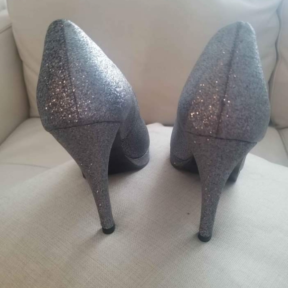 Shoes - Picture 3 of 6